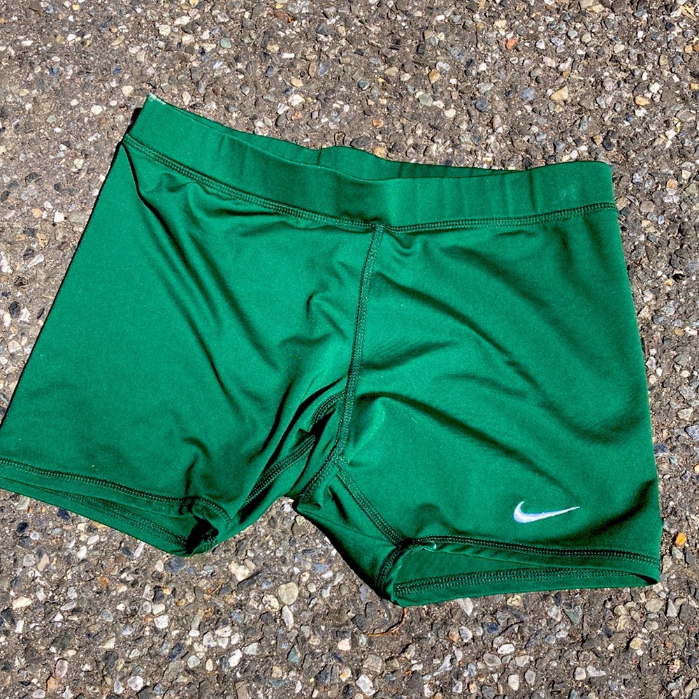 NIKE TEAM SHORTS color🟢 size small